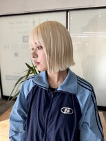 リトバイプティパ(Lit by petit-pas) ホワイトブロンド・切りっぱなしボブ