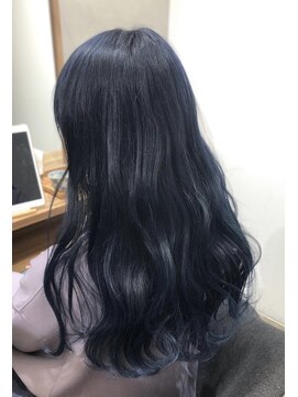 イニ 福井店(ini) ブリーチありネイビーブルー《出海》