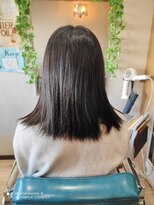 カラクリビショウ(Kara-Kuri Bisho)&nbsp;鎖骨下ヘアスタイル