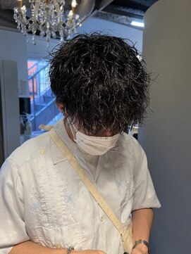 アイズ 海老名(AIZU) ツイストスパイラルパーマ波巻きスパイラルパーマメンズマッシュ