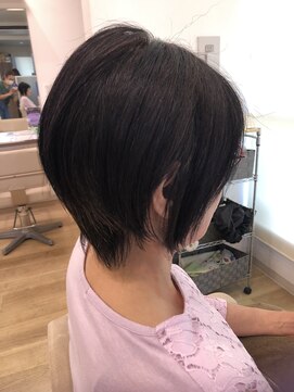 キアーロ 前下がりショートボブ