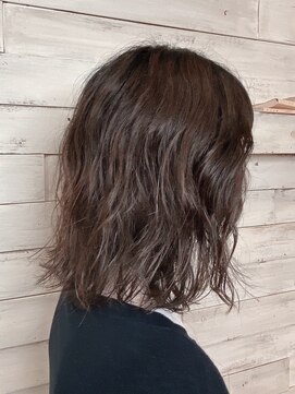 アバシュ A V A S H 肩ボブ　ミックス巻き