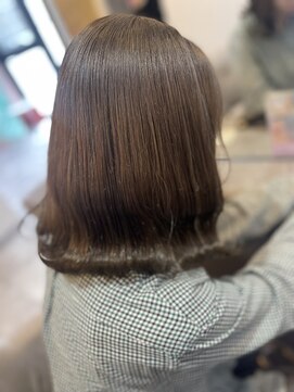 ラビス 浦和(Lovis) 切りっぱなしボブ/エアリーロング/美髪/ピンクブラウン/浦和