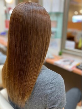 ヘアーメイク ツインズ(Hair Make TWINS)の写真/【交野市/河内森】一人ひとりの髪質やお悩みに合わせてオーダーメイドトリートメントの「Aujua」を使用♪