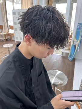 ユイマァルスロウ(YUIMARL SLOW) 【王道波巻きパーマ】