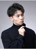 横顔で魅せる大人アップバングショート