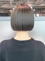ミディアムショートボブおくれ毛前髪カット_ba546011