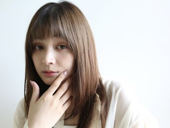 アピィス(APPiiS)の写真/クセを抑えてしっかり伸ばす◇ナチュラルな仕上がりの縮毛矯正で手触りなめらかな理想のストレートへ＊