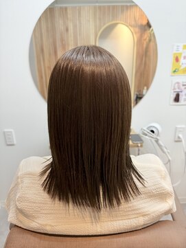 ファクト(FACT SPA) 切りっぱなし外ハネスタイル／オリーブグレージュ