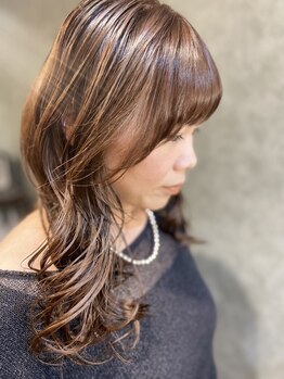 TVでも話題の《TOKIOトリートメント》で髪の内部からしっかり補修し、毛先まで潤い溢れる艶髪を実現◎