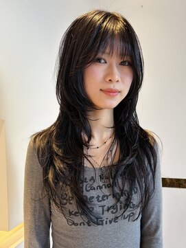 ビファインクーアヴェダ(Be fine coo AVEDA) ロングハッシュカット レイヤーカット 前髪ありレイヤー 暗髪