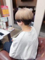 ハピネス 王寺店(Happiness)&nbsp;モードショート 刈り上げ女子 センターパート エンドカラー