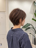 フラウ チャームマーチ(hulau Charm/MARCH) 軽やかフォルムのくびれショート