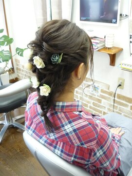 エイチワイヘアーデザイン(HY hair design) 編みおろし＆お花