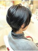 耳掛け/ショートカット/グラデーション/小顔/丸み/黒髪/40代50代