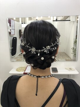 ヘアセットサロン クリアリティ(clarity) カチューシャねじりアップ