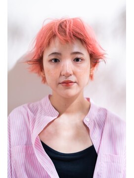 ビスポーク(BESPOKE) 大人可愛いレイヤーカットピンクアッシュ