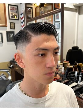 カムレイドフォーライフ(COMRADE 4 LIFE) 超王道NO.1ポンパドール　　担当西村