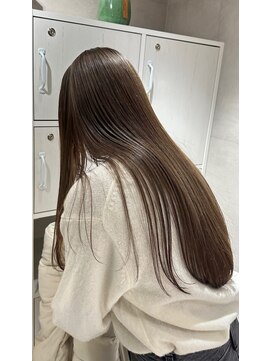 アーツ 茅ヶ崎(arts) ミディアムヘア/斜めバング/グレージュカラー/デザインカラー