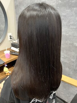 トゥルートラストトロワー 須玉店(True Trust trois) 大人のナチュラルストレート 艶感◎ 透明感◎