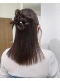 ハーフアップねじりカチモリアレンジ