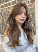 ロングレイヤー巻き髪スタイル
