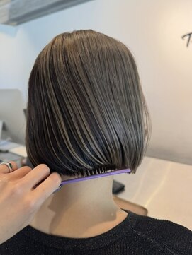 ツイッグ バイ ヤード(twig by YARD.) アンブレラカラー×切りっぱなしボブ