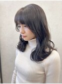 透明感ブルーグレージュ艶レイヤーカット