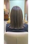 柔らかベージュ:
