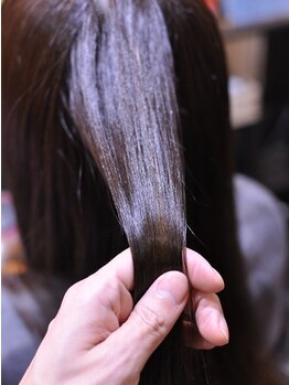 サックスヘアー(Saks hair)の写真/憧れのサラ艶髪へ導く！ヤバヤバトリートメントでハイダメージヘアもずっと触りたくなる質感に仕上がる♪