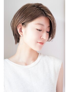 ラミ(L'ami) 【東 純平】大人かわいい 耳掛け 丸みショートボブ