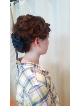 ブラウ ネイル パーティー(Blau Nail Party) 編み込みアップスタイル