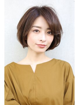 アユラ イオン八戸田向店(AyuRa) 大人可愛いショートボブでふんわり