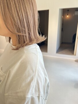 メイン(『　　』main) ハイトーンベージュ