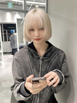 ジェム(GEM) ボブとホワイトベージュ