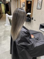 サニー 渋谷(SUNNY)&nbsp;バレイヤージュ、ハイライト、レイヤーロング、グレーベージュ