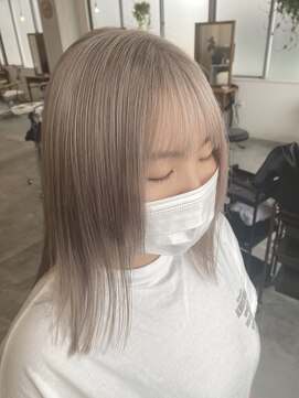 シェリー(Che'ri) ホワイトグレージュ(山崎)