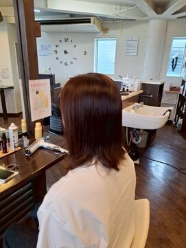 ツヤイロ 島田店 ショートボブ前髪ありウェーブミディアムブリーチなしカラー