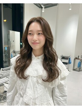 ハーツオオサカ(HE:ARTS OSAKA) 韓国風ロングウェーブヘア