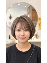 エメールヘア(aimere hair) 伸ばしかけも可愛い丸み白髪ぼかしハイライトショートボブ