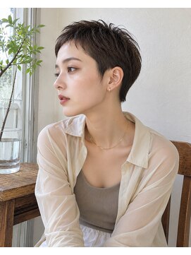 バグズ(Baguz) 小顔美人ハンサムベリーショート丸みシルエット