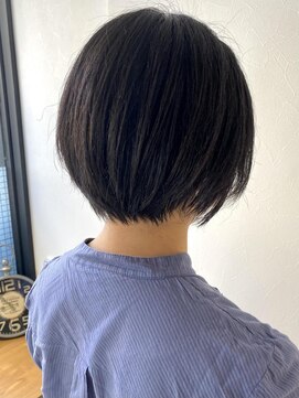 セラ バイ ユーレルム(SerA by U-REALM) 丸みまとまりショート 担当　佃