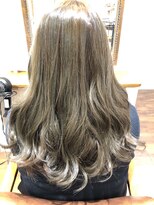 ソルト(Salt)&nbsp;ゆるふわハイライト