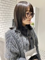 ミー(me.)&nbsp;顔まわりカット　ミディアムウルフ