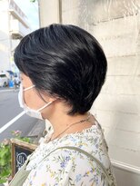 アミュレ(Amule)&nbsp;ミセスショートヘアクセを活かしたパーマ風ヘアスタイル梅丘経堂