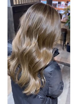 ヒババイワエン 三浦(HIBA by WAEN) バレイヤージュハイライトカラー