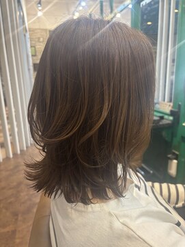 ヘアーラウンジ アンフィ 井土ヶ谷(Hair Lounge Anphi) 外ハネ　くびれレイヤー