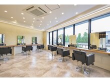 ルースト 京都駅前店(ROOST)の雰囲気（[人生が輝く]カットをするだけの場所じゃなく人生に寄り添う）