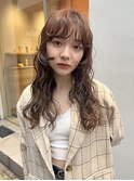 やりすぎないのに印象的！ワンカールレイヤーのミディアムパーマ