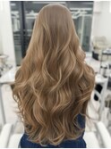 ヘーゼルベージュ　ブリーチなし　レイヤーカット　海外風